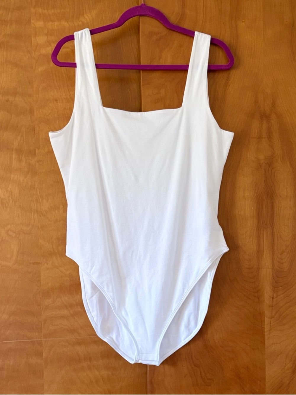 OLD NAVY Women’s squared scoop neck body suit. Size XL White